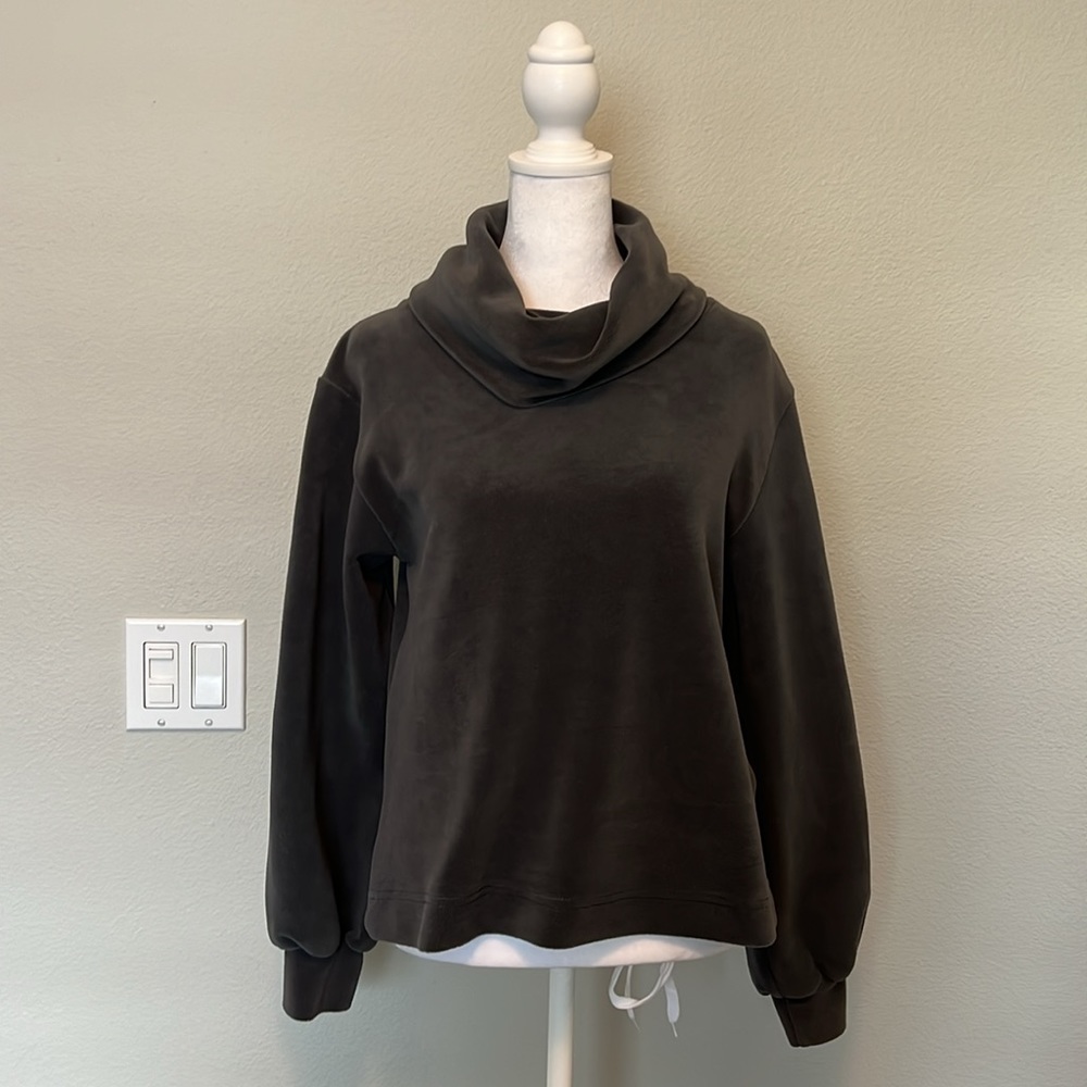 Wallflower Women’s Dark Grey Fleece Cowl Neck Balloon Sleeve Cropped Sweater Med